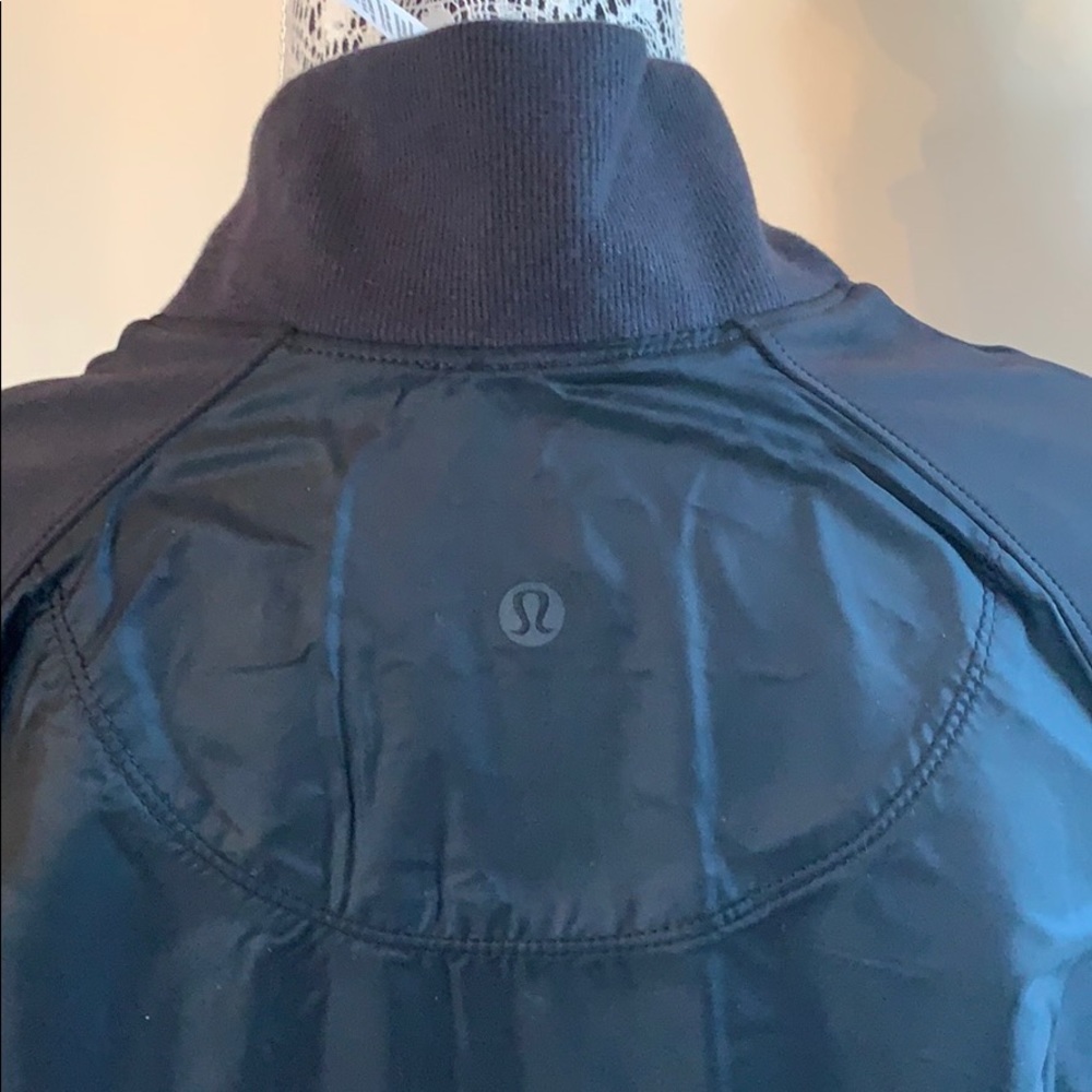 New Lululemon Swept Along Jacket - Picture 3 of 7